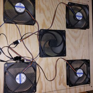 Zavíječ voskový: Praktické rady pro včelaře 8 Zavíječ voskový: Elektrický průvan